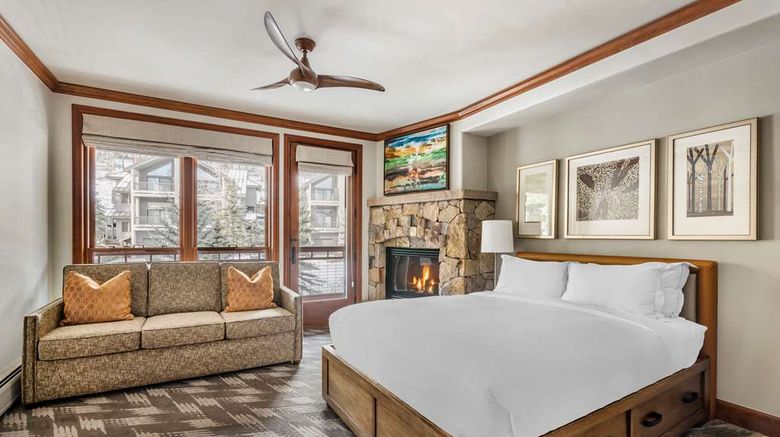 <b>Hilton Grand Vac Valdoro Mountain Lodge Room</b>. Images powered by <a href="https://iceportal.shijigroup.com/" title="IcePortal" target="_blank">IcePortal</a>.