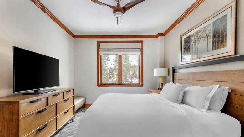 <b>Hilton Grand Vac Valdoro Mountain Lodge Room</b>. Images powered by <a href="https://iceportal.shijigroup.com/" title="IcePortal" target="_blank">IcePortal</a>.
