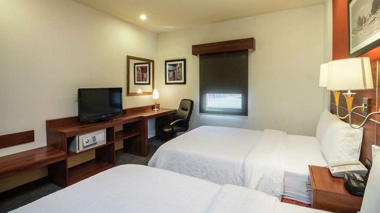 Hampton Inn by Hilton San Juan del Rio Room