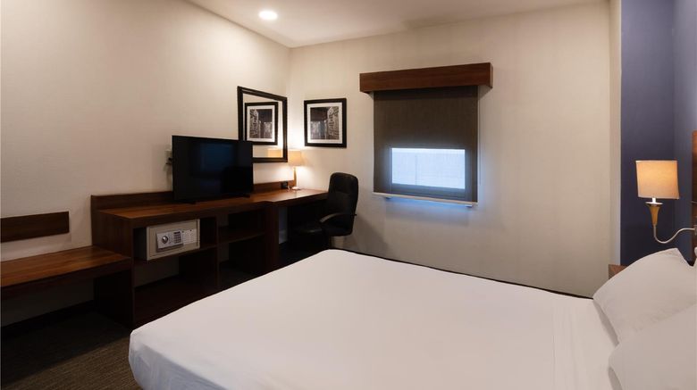 <b>Hampton Inn by Hilton San Juan del Rio Room</b>. Images powered by <a href="https://iceportal.shijigroup.com/" title="IcePortal" target="_blank">IcePortal</a>.