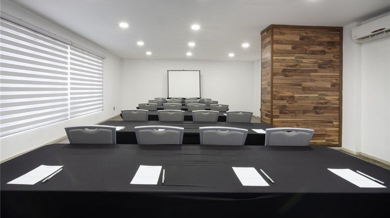 <b>Hampton Inn by Hilton San Juan del Rio Meeting</b>. Images powered by <a href="https://iceportal.shijigroup.com/" title="IcePortal" target="_blank">IcePortal</a>.