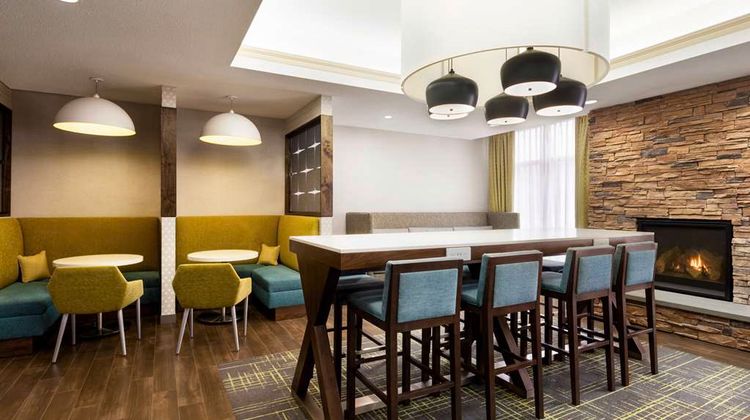 Hampton Inn Quakertown Lobby