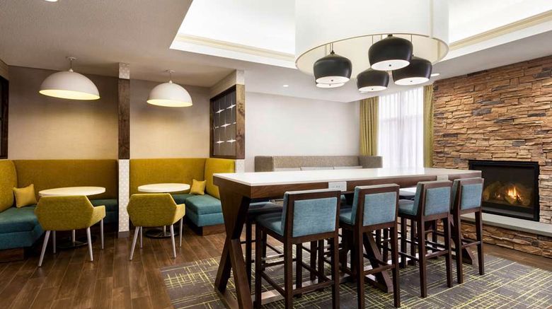 <b>Hampton Inn Quakertown Lobby</b>. Images powered by <a href="https://iceportal.shijigroup.com/" title="IcePortal" target="_blank">IcePortal</a>.