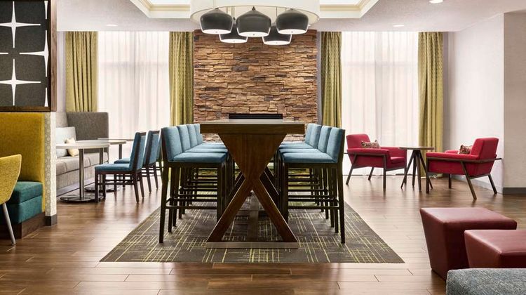 Hampton Inn Quakertown Lobby