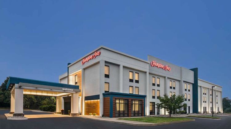 Hampton Inn Quakertown Exterior