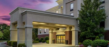 Hampton Inn Taunton Exterior