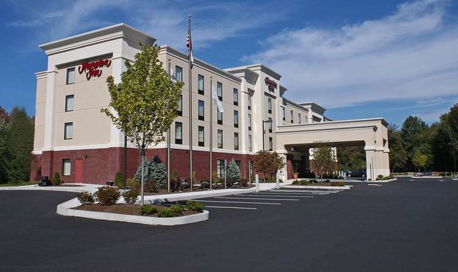 Hampton Inn Taunton Exterior