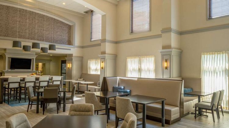 Hampton Inn Taunton Lobby