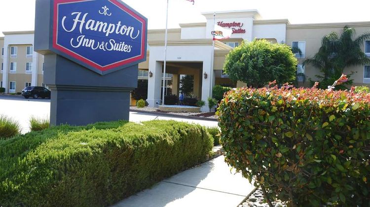 Hampton Inn & Suites Red Bluff Exterior