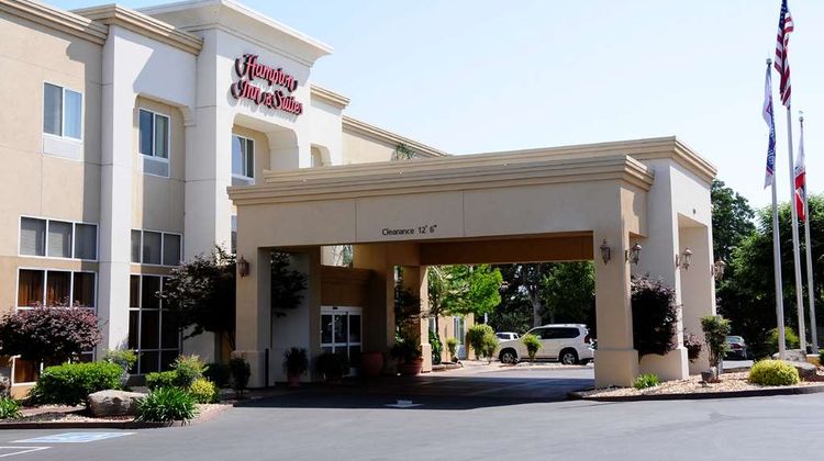 Hampton Inn & Suites Red Bluff Exterior