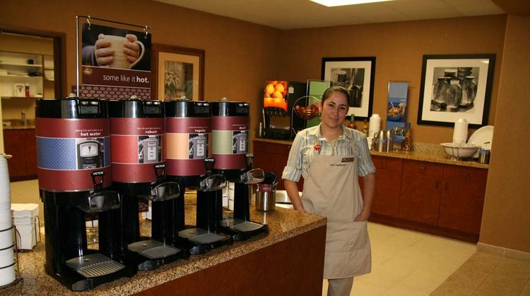 Hampton Inn & Suites Red Bluff Restaurant