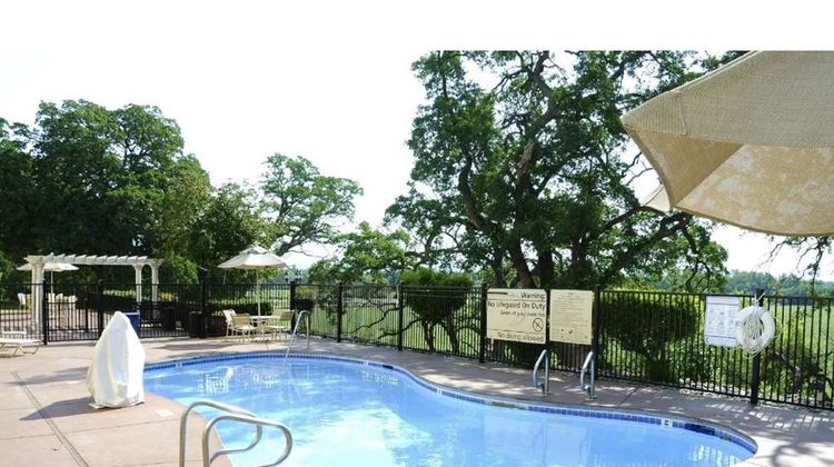 Hampton Inn & Suites Red Bluff Pool