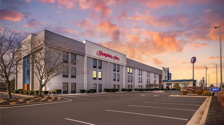 <b>Hampton Inn Richmond Exterior</b>. Images powered by <a href="https://iceportal.shijigroup.com/" title="IcePortal" target="_blank">IcePortal</a>.