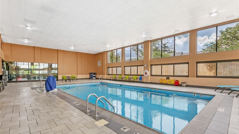 <b>Hampton Inn Richmond Pool</b>. Images powered by <a href="https://iceportal.shijigroup.com/" title="IcePortal" target="_blank">IcePortal</a>.
