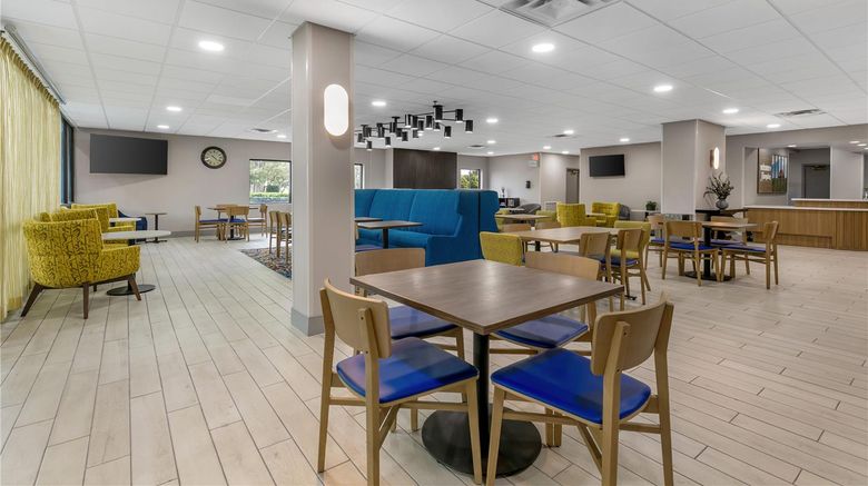 <b>Hampton Inn Richmond Restaurant</b>. Images powered by <a href="https://iceportal.shijigroup.com/" title="IcePortal" target="_blank">IcePortal</a>.