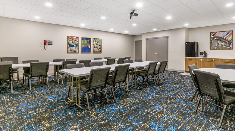 <b>Hampton Inn Richmond Meeting</b>. Images powered by <a href="https://iceportal.shijigroup.com/" title="IcePortal" target="_blank">IcePortal</a>.