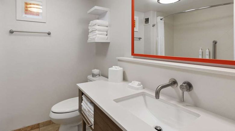 <b>Hampton Inn Rock Hill Room</b>. Images powered by <a href="https://iceportal.shijigroup.com/" title="IcePortal" target="_blank">IcePortal</a>.