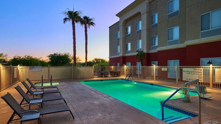 Hampton Inn & Suites Ridgecrest Pool