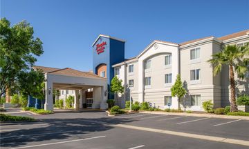 Hampton Inn & Suites Redding