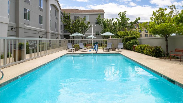 <b>Hampton Inn & Suites Redding Pool</b>. Images powered by <a href="https://iceportal.shijigroup.com/" title="IcePortal" target="_blank">IcePortal</a>.