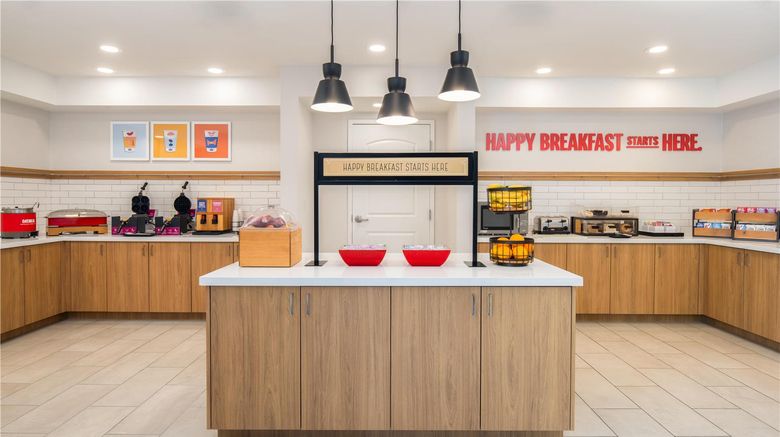<b>Hampton Inn & Suites Redding Restaurant</b>. Images powered by <a href="https://iceportal.shijigroup.com/" title="IcePortal" target="_blank">IcePortal</a>.