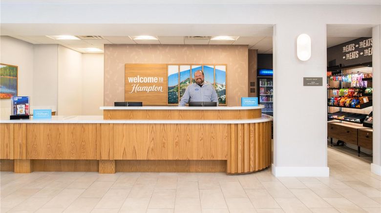 <b>Hampton Inn & Suites Redding Lobby</b>. Images powered by <a href="https://iceportal.shijigroup.com/" title="IcePortal" target="_blank">IcePortal</a>.