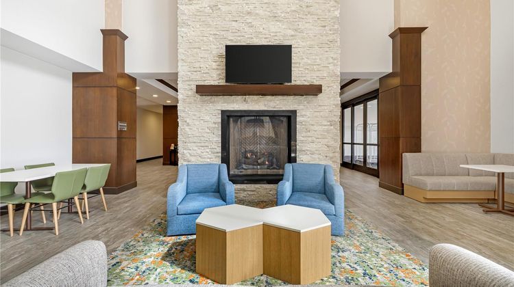 Hampton Inn & Suites Bend Lobby