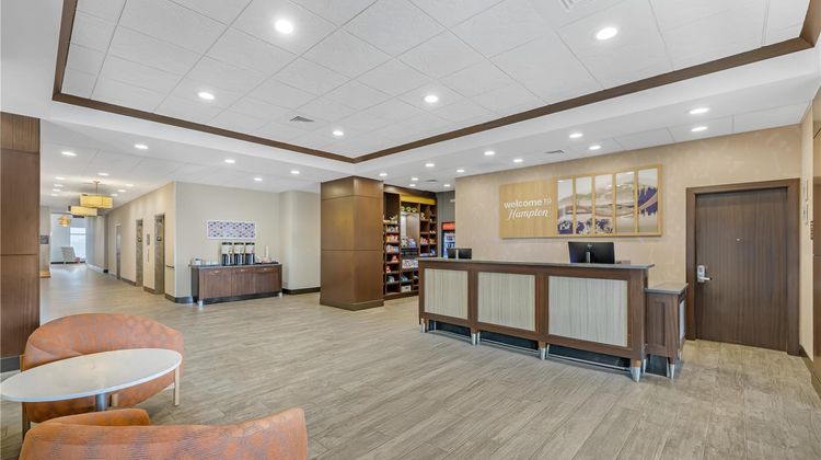 Hampton Inn & Suites Bend Lobby
