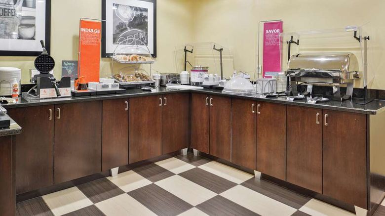 <b>Hampton Inn Raleigh/Clayton Restaurant</b>. Images powered by <a href="https://iceportal.shijigroup.com/" title="IcePortal" target="_blank">IcePortal</a>.