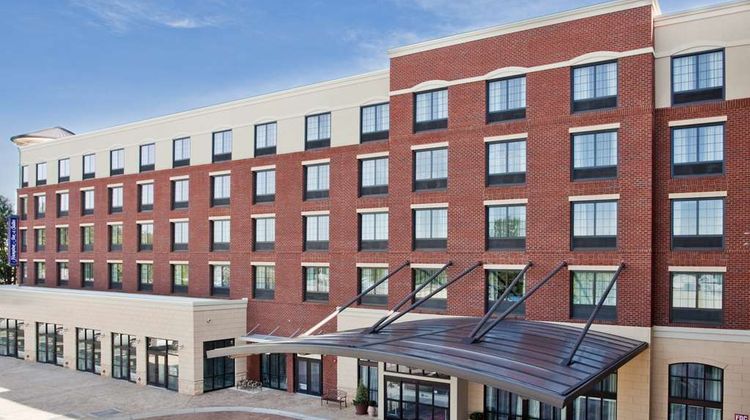 Hampton Inn & Suites Chapel Hill Exterior