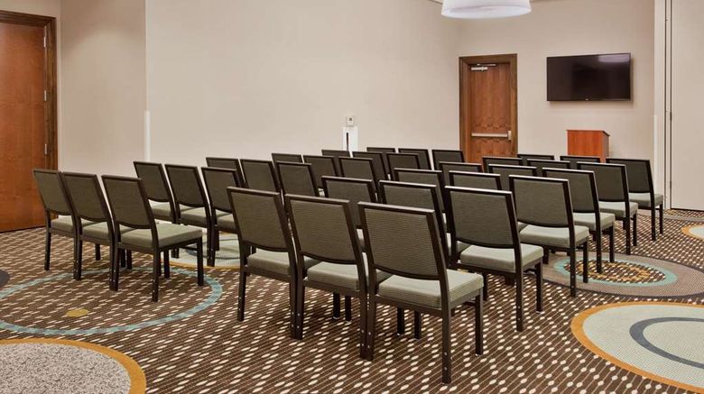 <b>Hampton Inn & Suites Chapel Hill Meeting</b>. Images powered by <a href="https://iceportal.shijigroup.com/" title="IcePortal" target="_blank">IcePortal</a>.