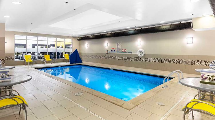 Hampton Inn & Suites Raleigh Downtown Pool