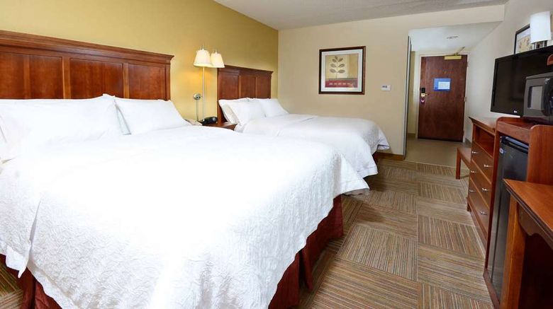 <b>Hampton Inn Raleigh/Capital Blvd North Room</b>. Images powered by <a href="https://iceportal.shijigroup.com/" title="IcePortal" target="_blank">IcePortal</a>.
