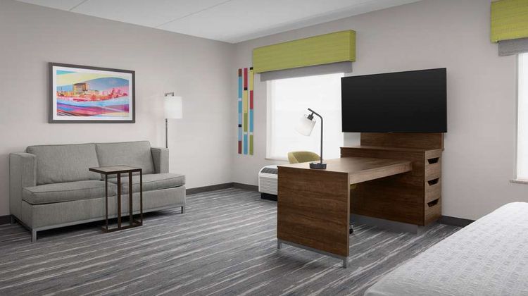 Hampton Inn & Suites Durham-North I-85 Room