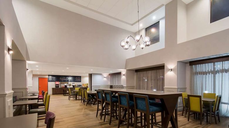 <b>Hampton Inn Wilson Downtown Restaurant</b>. Images powered by <a href="https://iceportal.shijigroup.com/" title="IcePortal" target="_blank">IcePortal</a>.