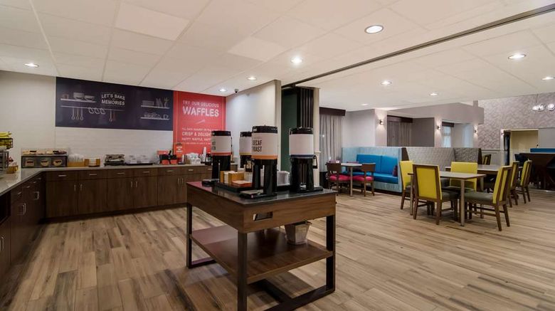 <b>Hampton Inn Wilson Downtown Restaurant</b>. Images powered by <a href="https://iceportal.shijigroup.com/" title="IcePortal" target="_blank">IcePortal</a>.