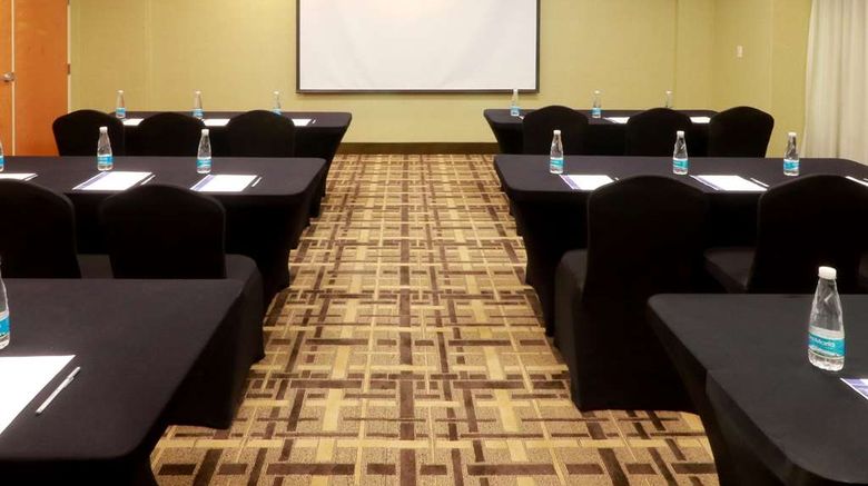 <b>Hampton Inn Reynosa/Zona Industrial Meeting</b>. Images powered by <a href="https://iceportal.shijigroup.com/" title="IcePortal" target="_blank">IcePortal</a>.