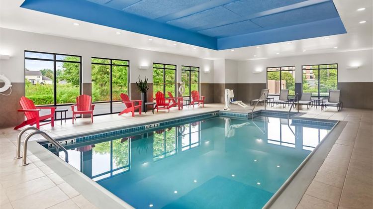 Hampton Inn DeKalb Pool