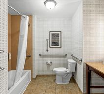 Hampton Inn DeKalb Room