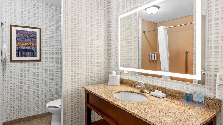 Hampton Inn DeKalb Room