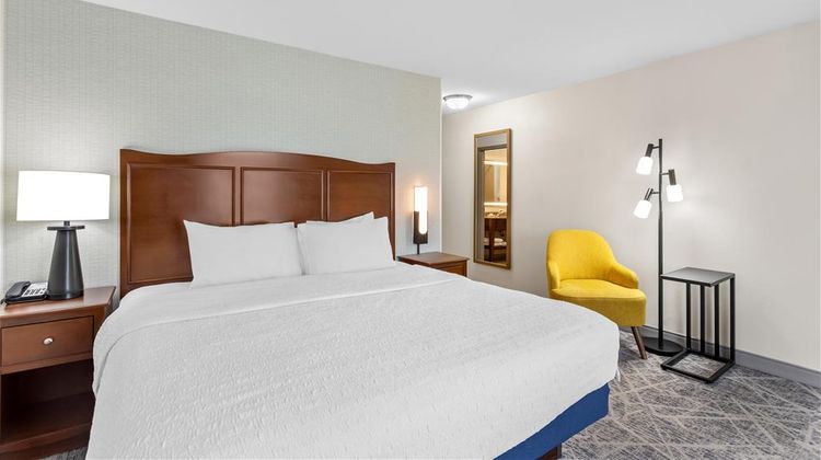 Hampton Inn DeKalb Room
