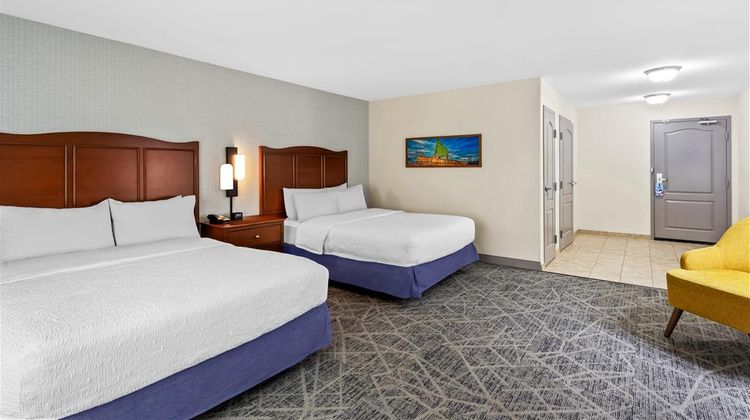 Hampton Inn DeKalb Room