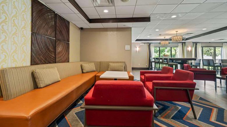 <b>Hampton Inn Ridgefield Park-Meadowlands Lobby</b>. Images powered by <a href="https://iceportal.shijigroup.com/" title="IcePortal" target="_blank">IcePortal</a>.