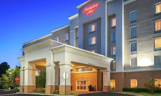 Hampton Inn Richmond Airport Exterior