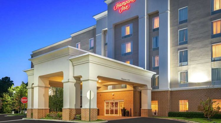 Hampton Inn Richmond Airport Exterior