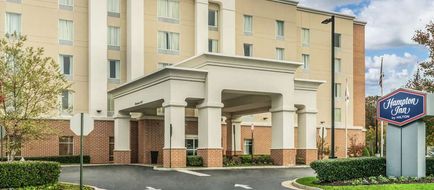 Hampton Inn Richmond Airport Exterior