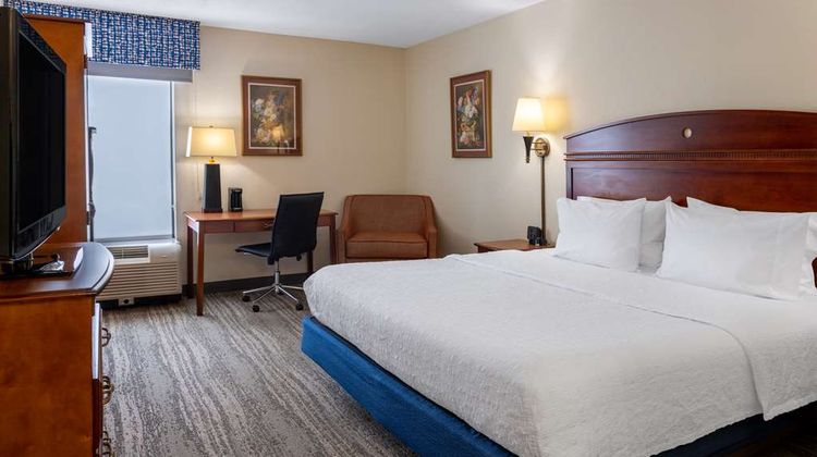 Hampton Inn Richmond-Chester Room