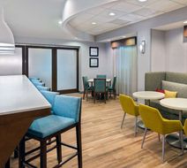 Hampton Inn Southpark Mall Lobby