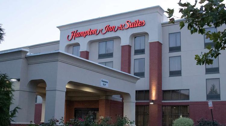 Hampton Inn & Suites Virginia Center Exterior