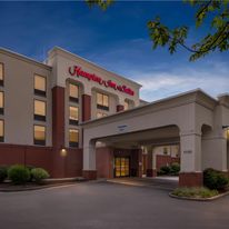 Hampton Inn & Suites Virginia Center